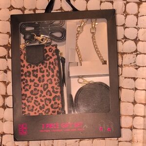 NOBO Cellphone Crossbody, Chain Strap And Pouch - New In Box